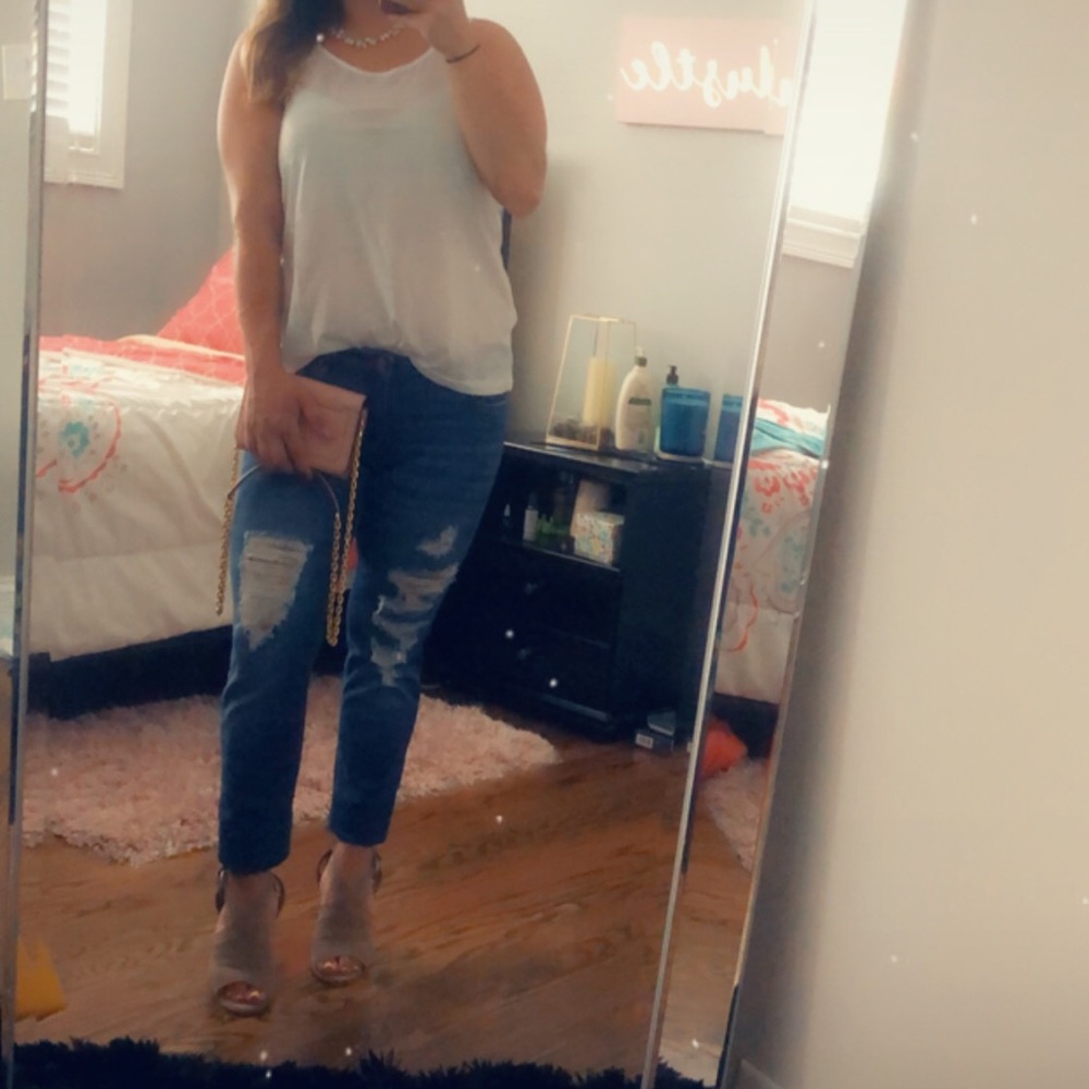 Mid rise ripped jeans